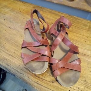 Dansko Veruca Women's Coral Burnished Leather Strappy Sandals Size 40= 9.5